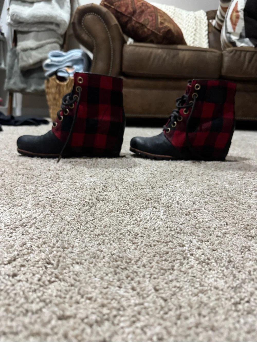 Sorel Women’s Black and Burgundy Chukka Boots